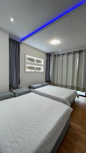 Habitacion con piscina-jacuzzi-lavadora disponible